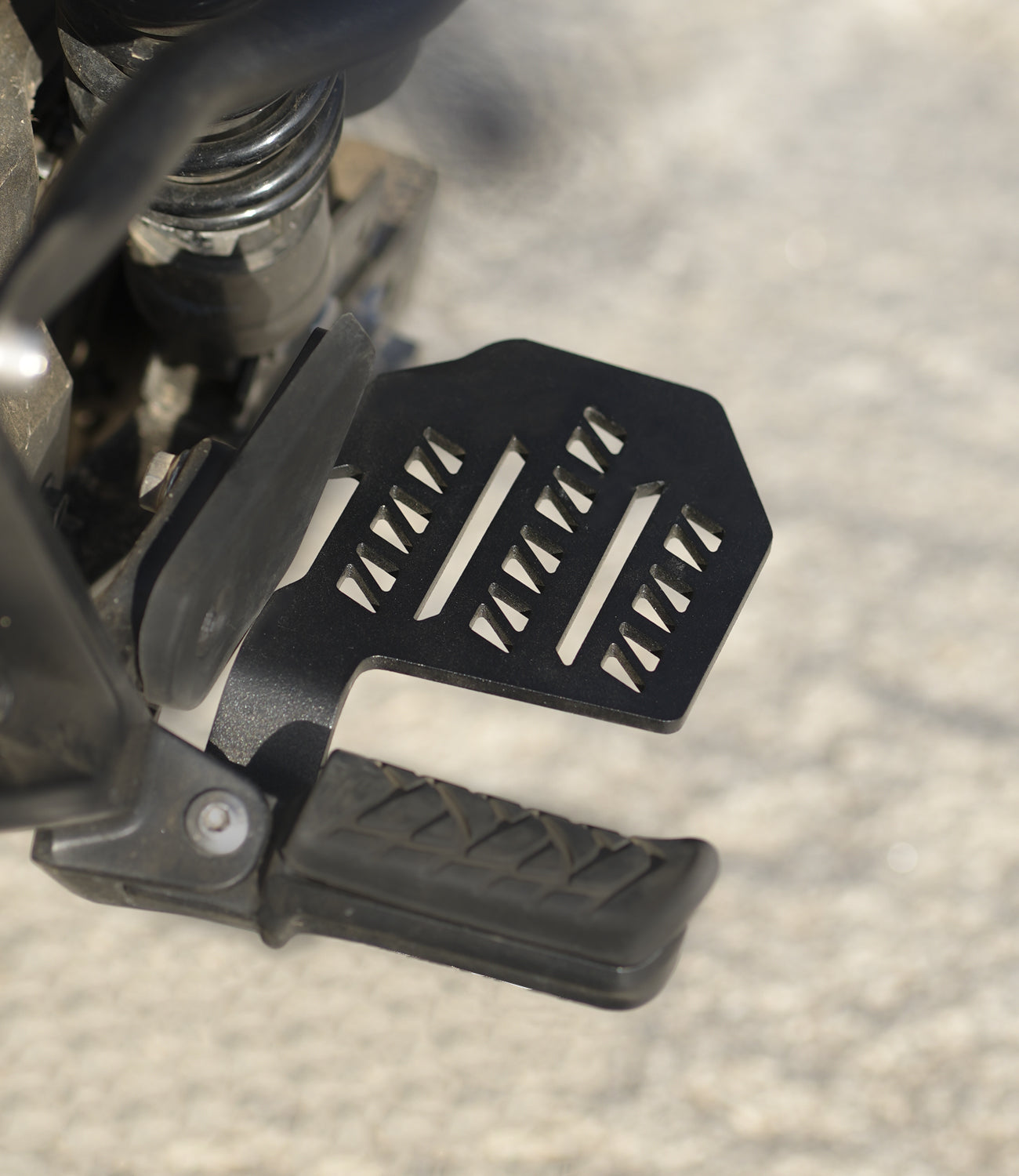 Motorcycle footrest black for harley davidson x440