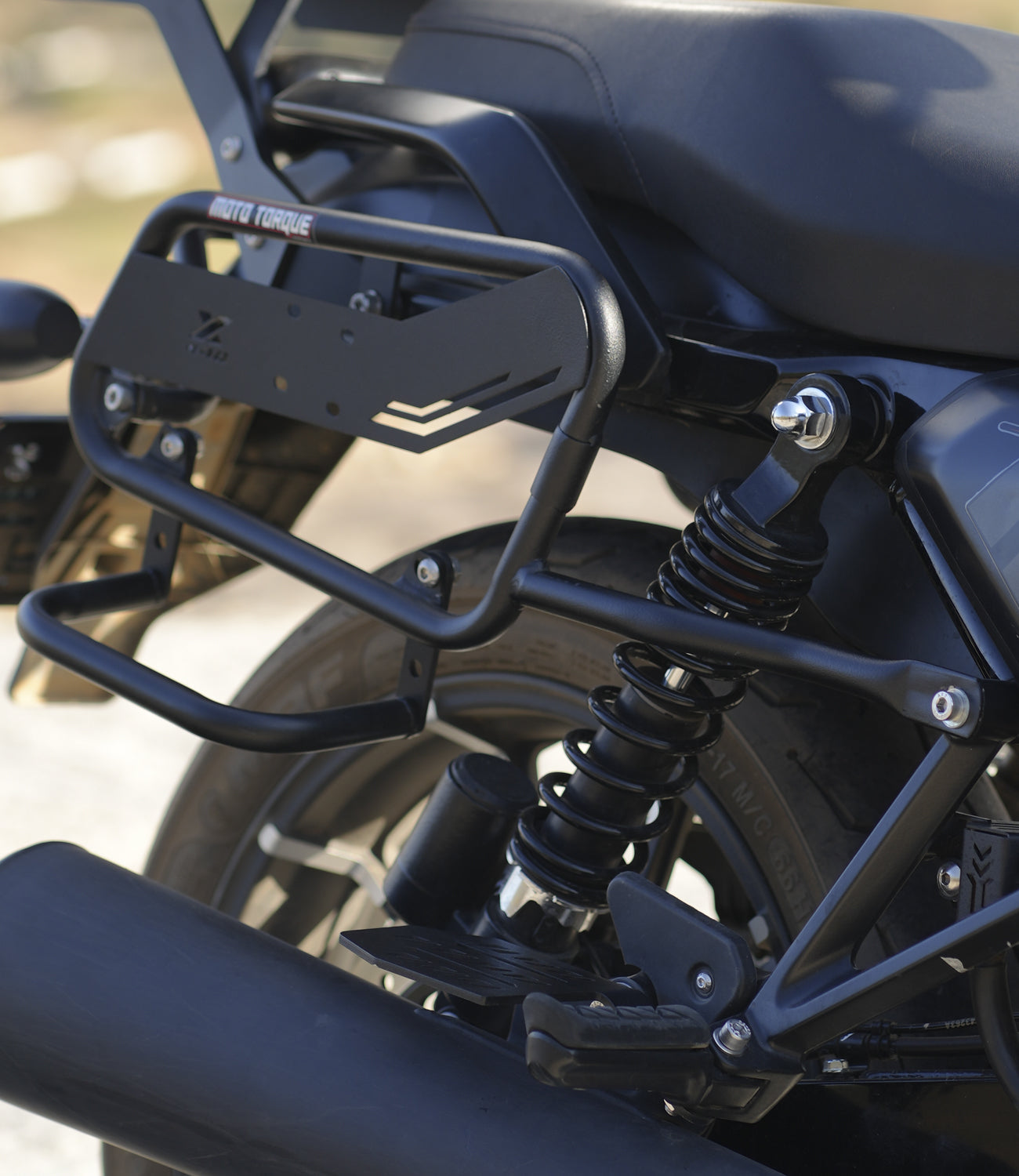 Motorcycle luggage saddle stay black for harley davidson x440