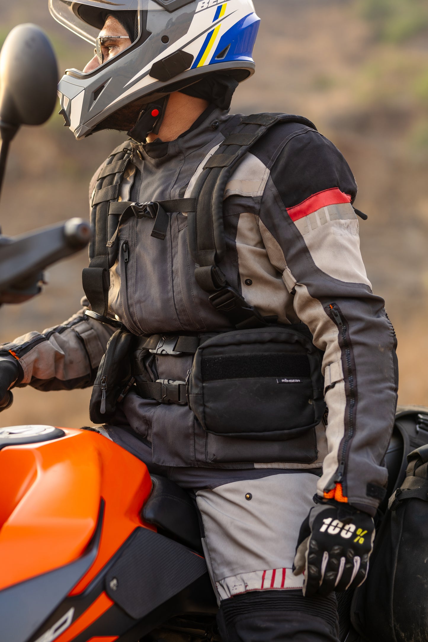 Motorcycle hydration pack black with attached hip pouch