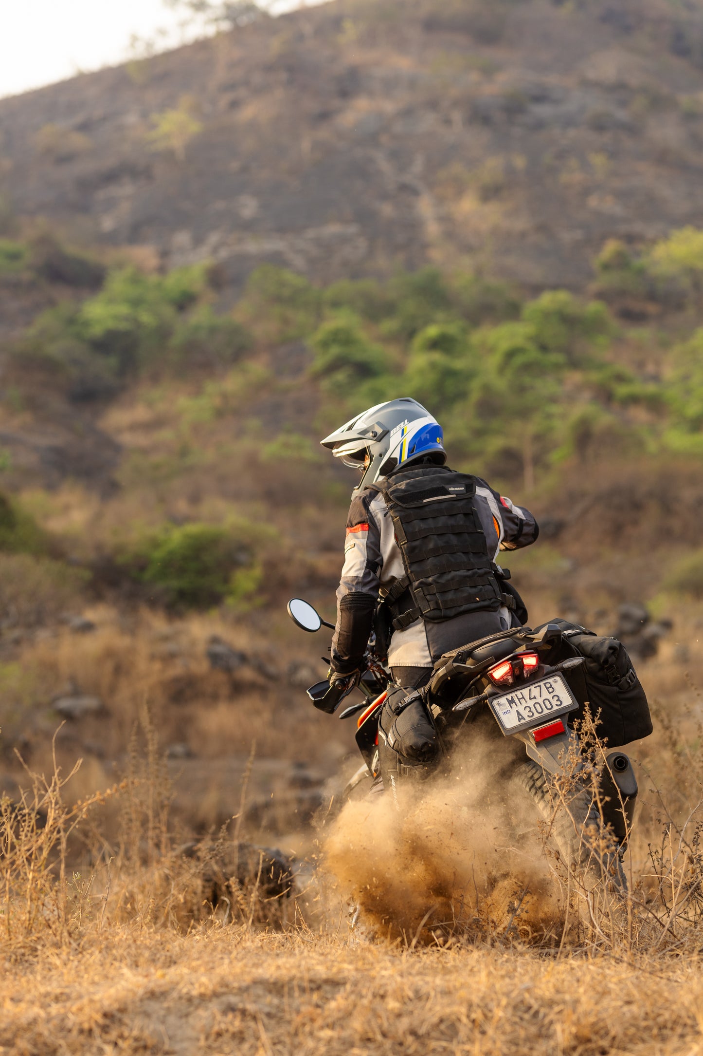 Motorcycle hydration pack black with attached hip pouch