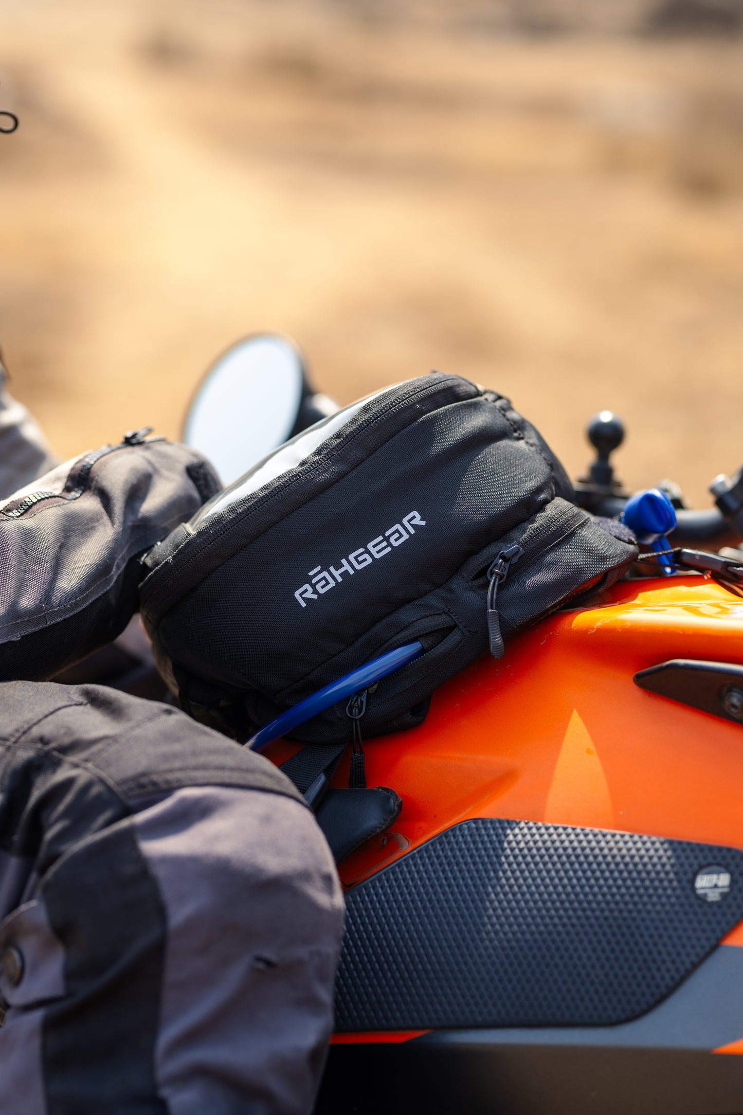 Motorcycle tank & hydration bag black