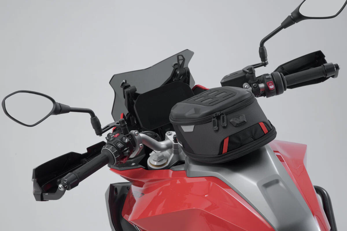 Motorcycle tank bag black waterproof 5-8 L