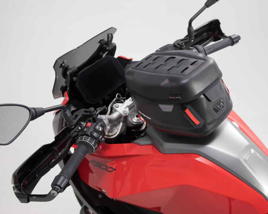 Motorcycle mini black tank bag 6L waterproof - easy lock