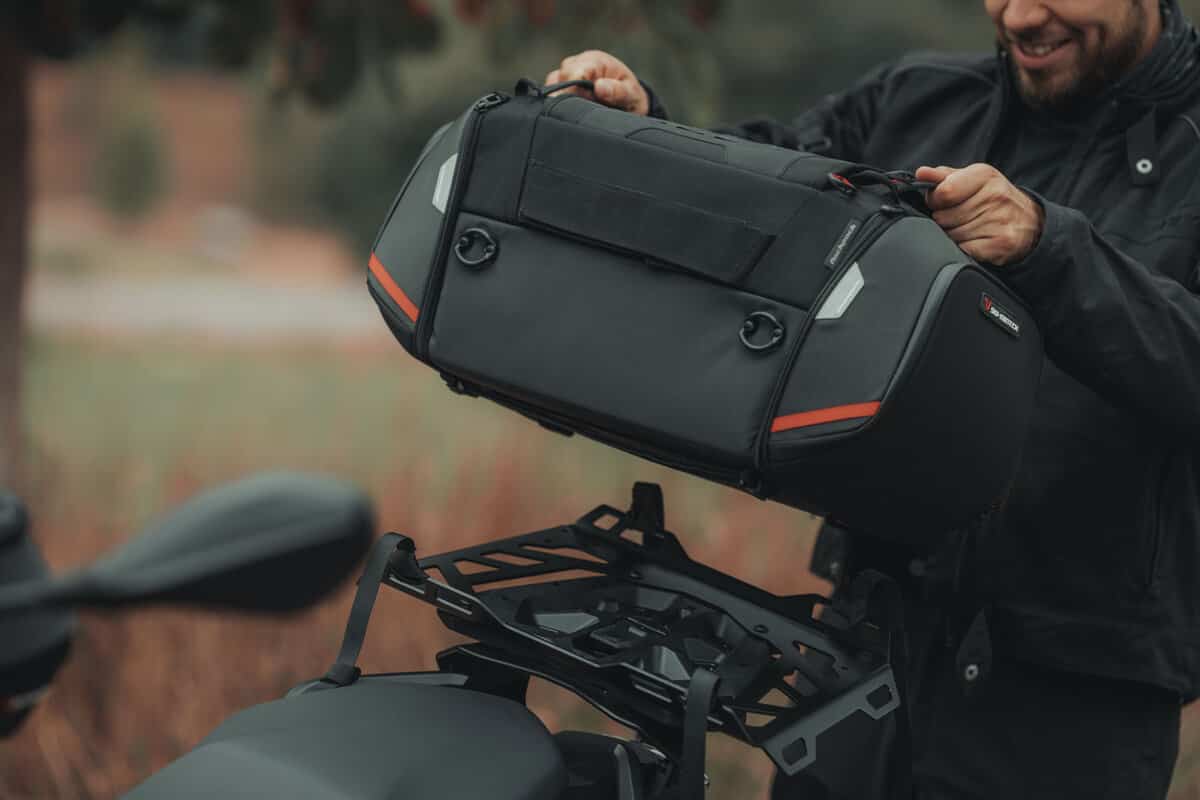 Motorcycle 32-42L waterproof tail bag black