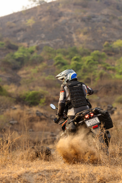 Motorcycle hydration pack black with attached hip pouch 