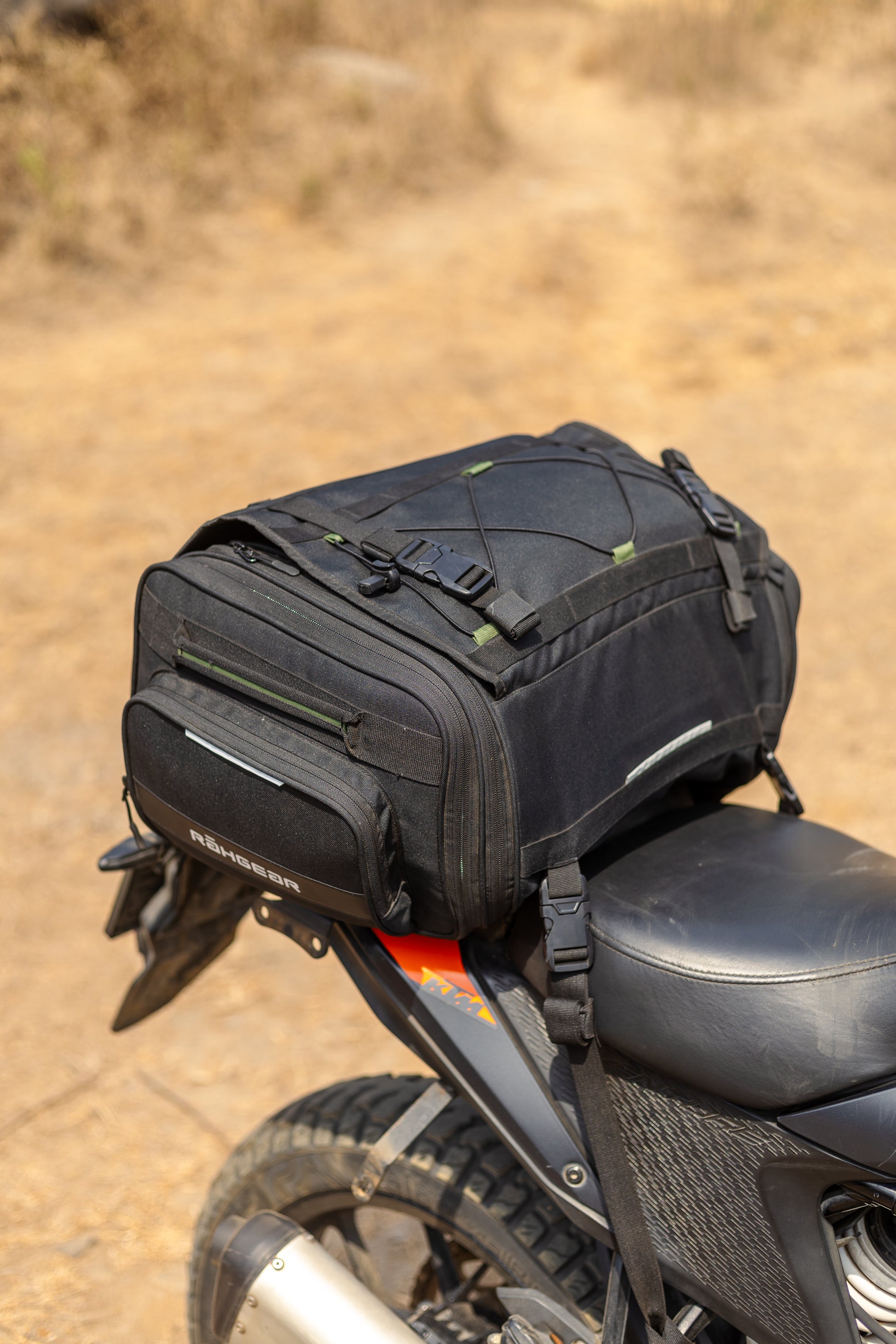Motorcycle 60L expandable black tail bag waterproof